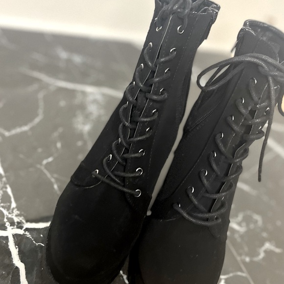 High Heel Boots Platform 4” size 8 - Picture 2 of 4